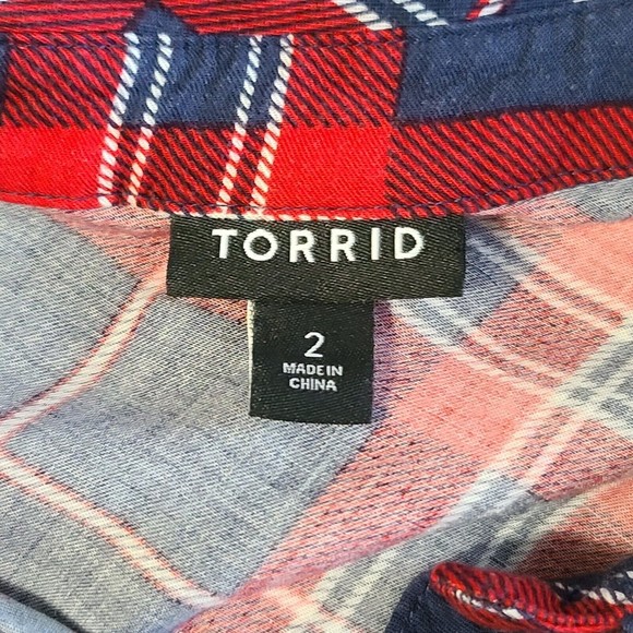 Torrid Stretch Challis Button Front Shirt Women's Size 2 Red Blue Plaid - Picture 8 of 14